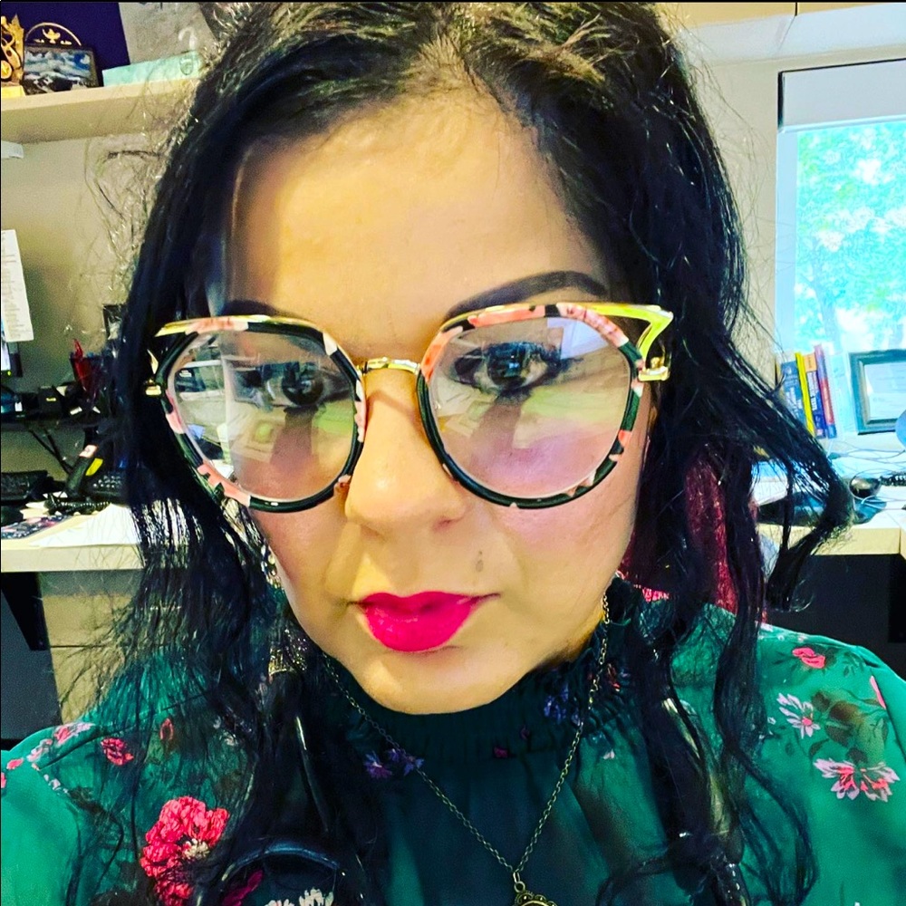 Meet your Posher, Jasmine